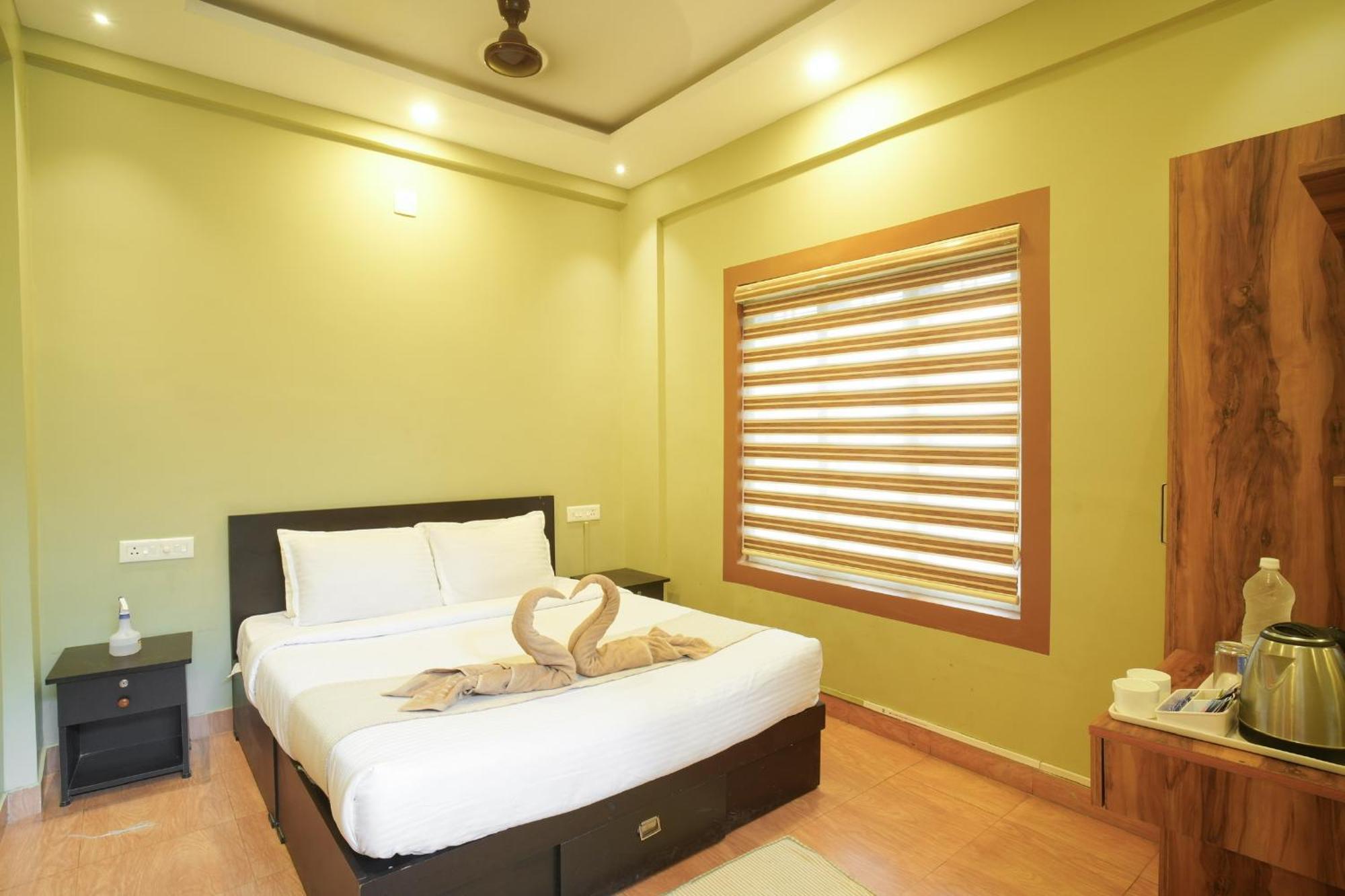 Rasha Residency Hostel กัลปัตตา ภายนอก รูปภาพ