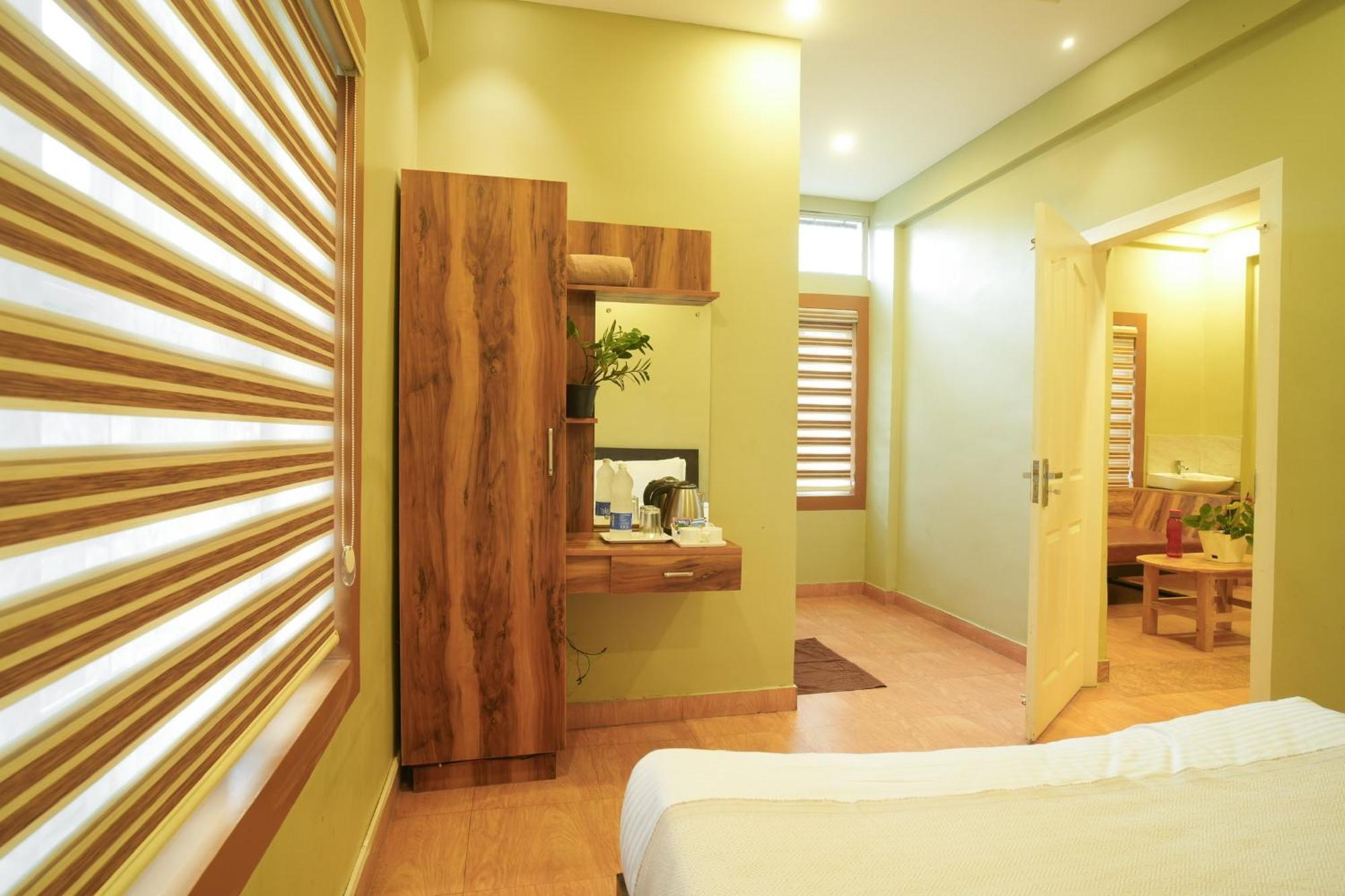 Rasha Residency Hostel กัลปัตตา ภายนอก รูปภาพ