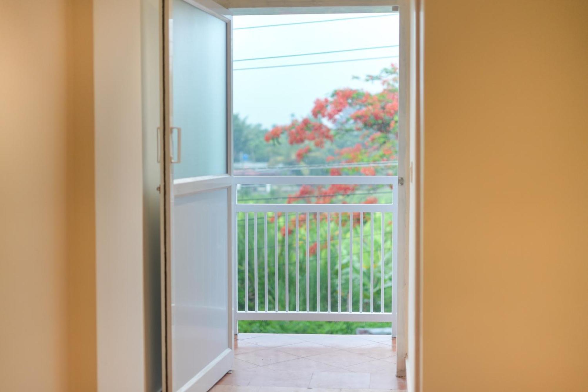 Rasha Residency Hostel กัลปัตตา ภายนอก รูปภาพ