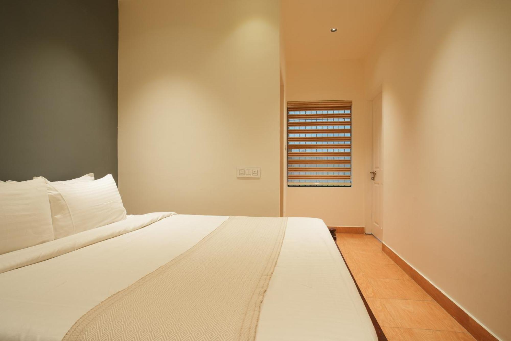 Rasha Residency Hostel กัลปัตตา ภายนอก รูปภาพ