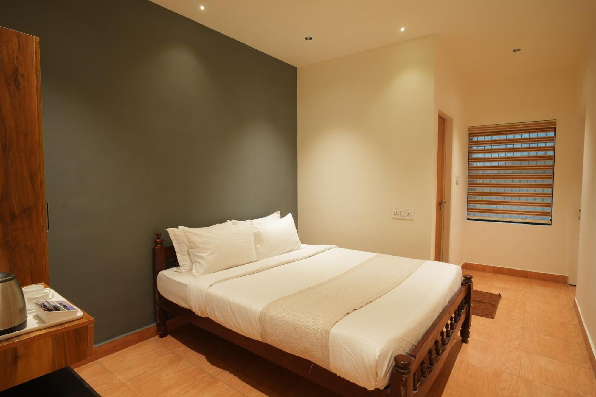 Rasha Residency Hostel กัลปัตตา ภายนอก รูปภาพ