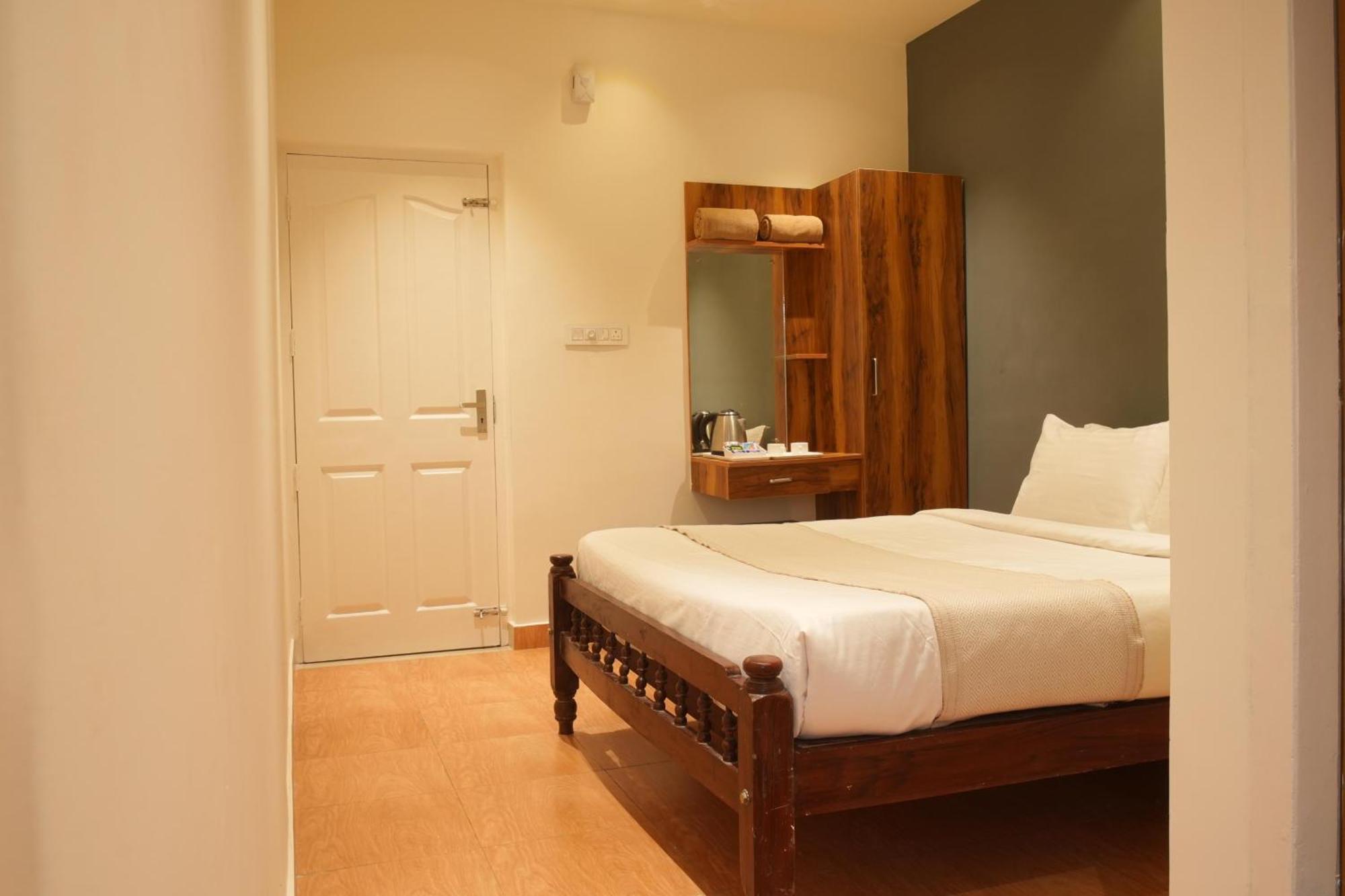 Rasha Residency Hostel กัลปัตตา ภายนอก รูปภาพ
