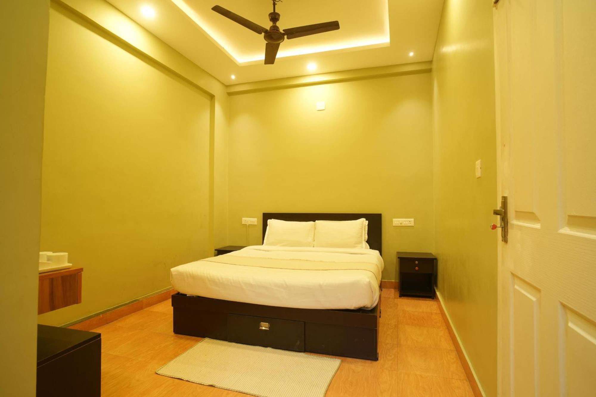 Rasha Residency Hostel กัลปัตตา ภายนอก รูปภาพ