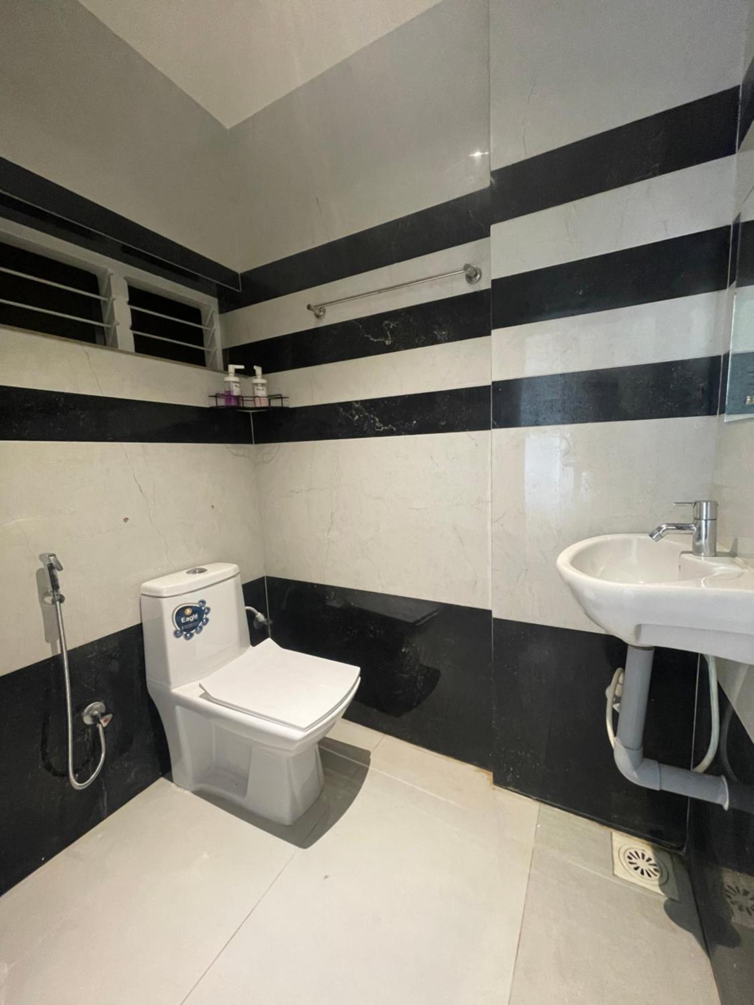 Rasha Residency Hostel กัลปัตตา ห้อง รูปภาพ